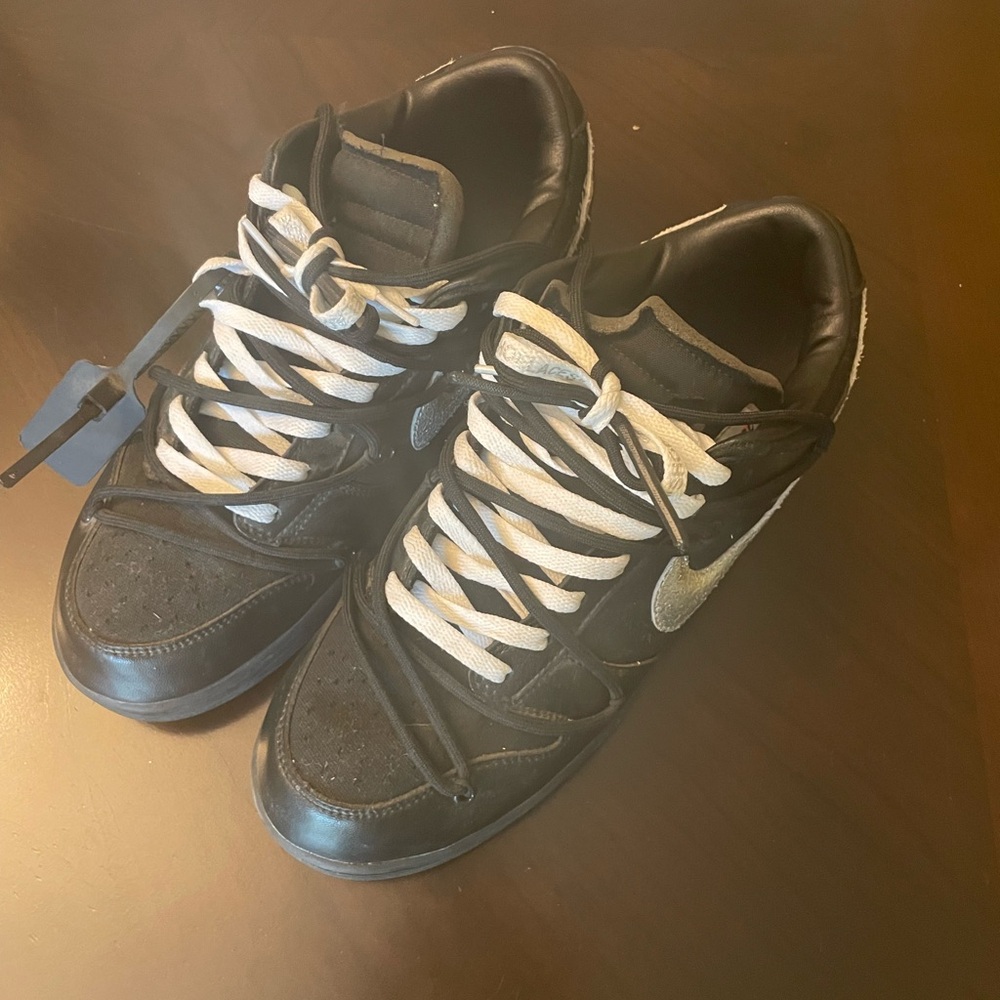 Nike Black and White Sneakers